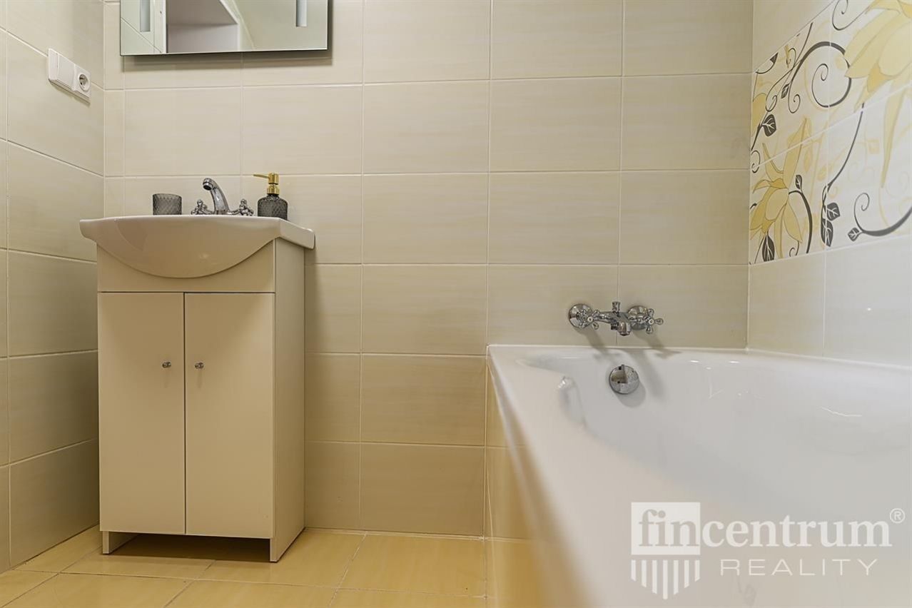 Prodej nemovitosti 800 m² - foto 13