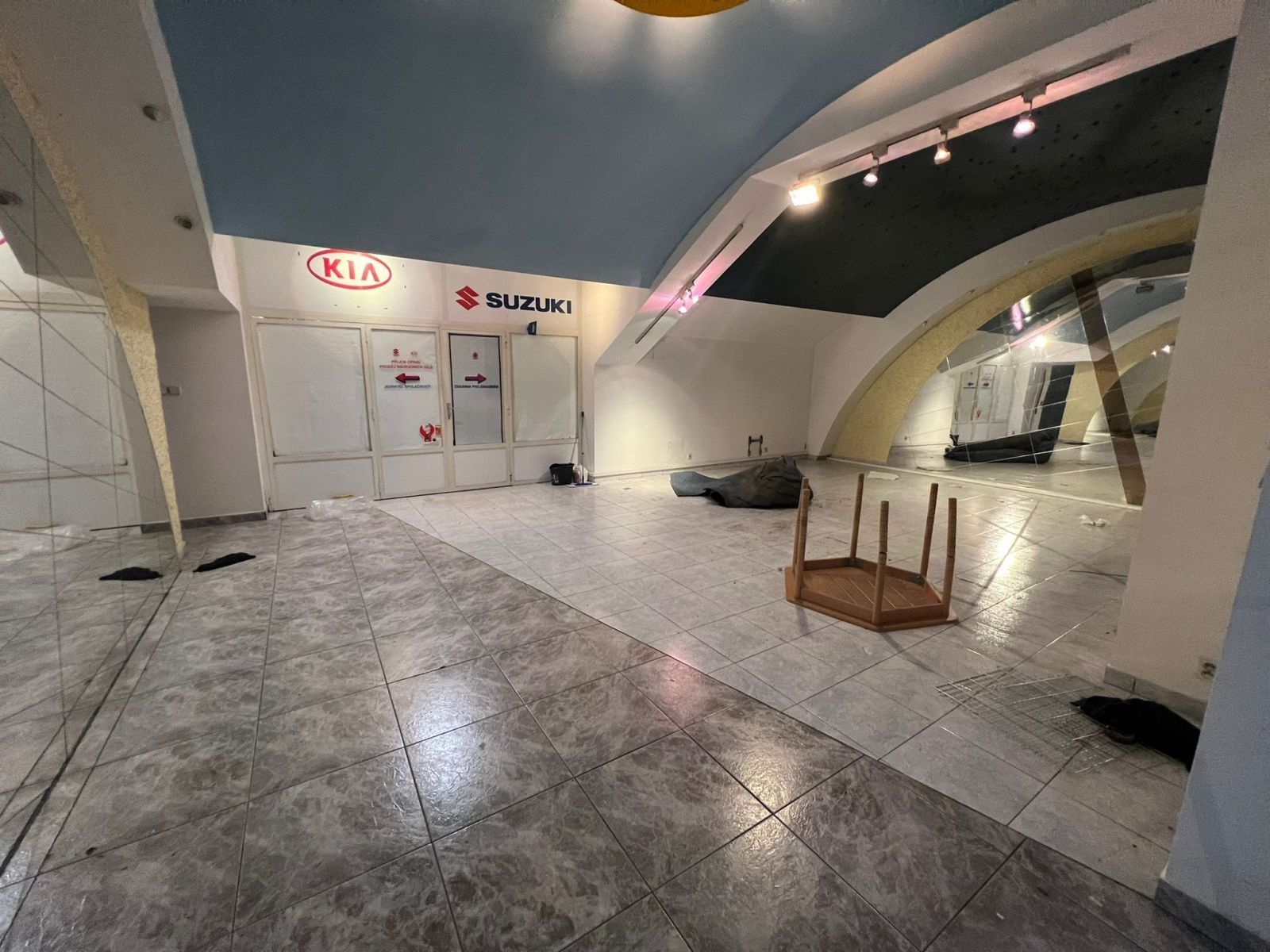 Prodej nemovitosti 700 m² - foto 5
