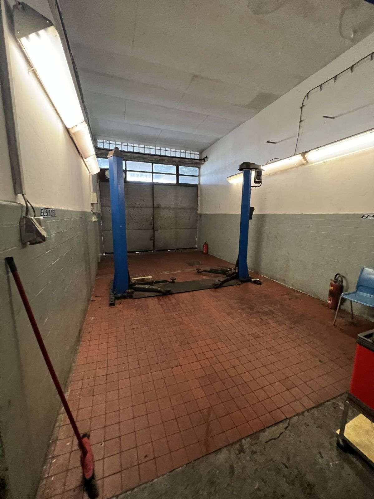 Prodej nemovitosti 700 m² - foto 12