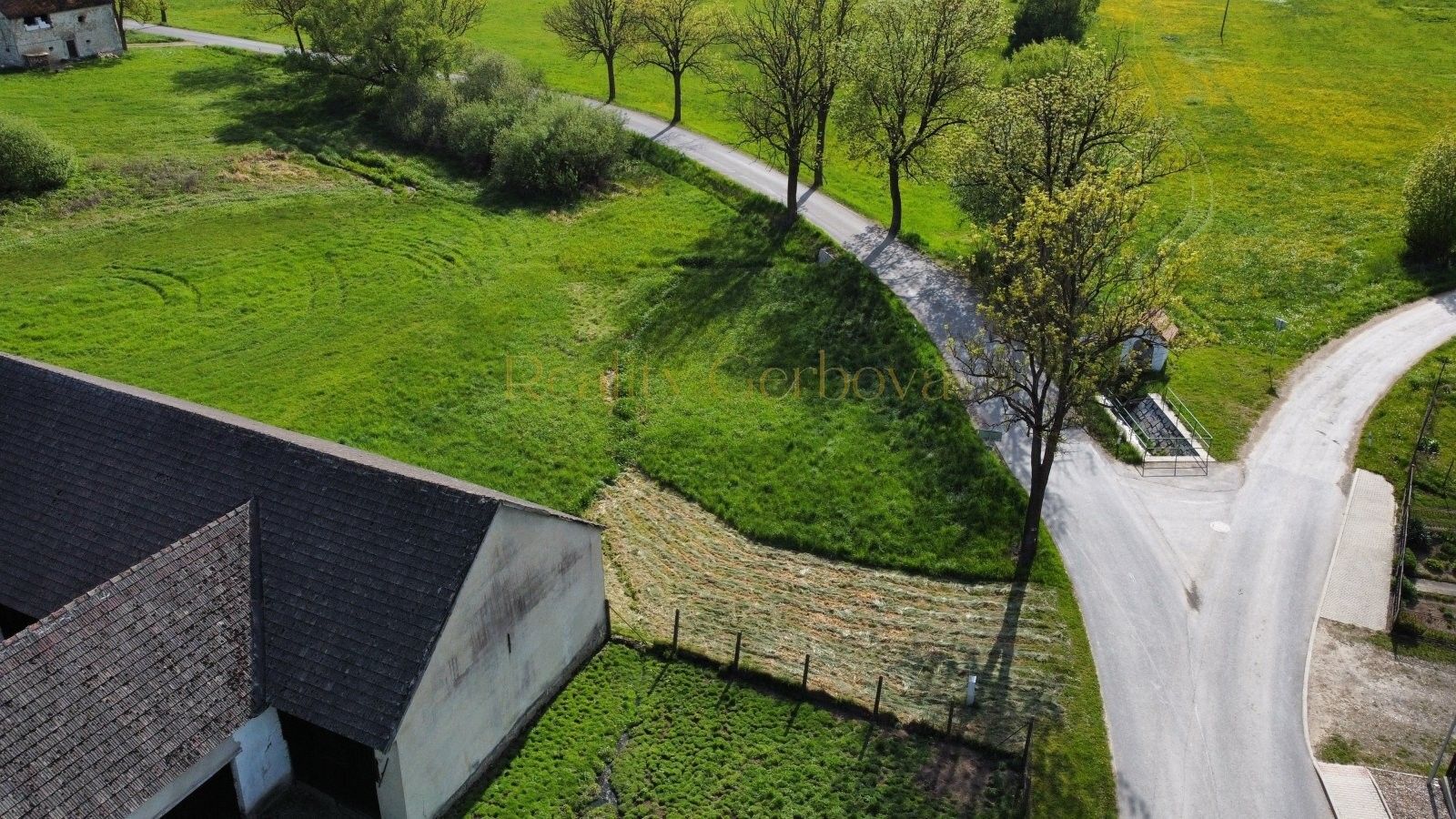 Prodej pozemku 1405 m² - foto 4