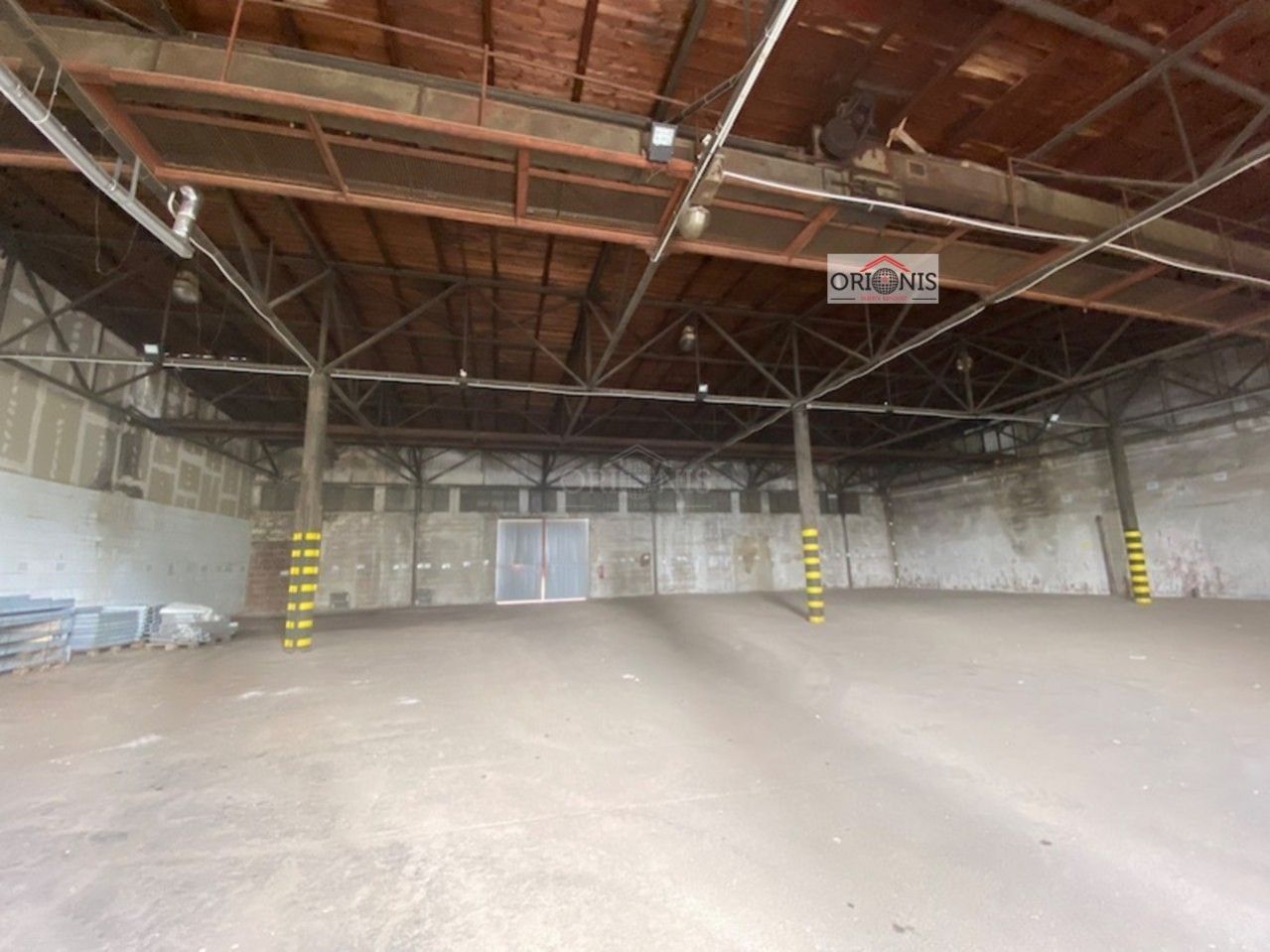 Pronájem komerčního prostoru 672 m² - foto 3