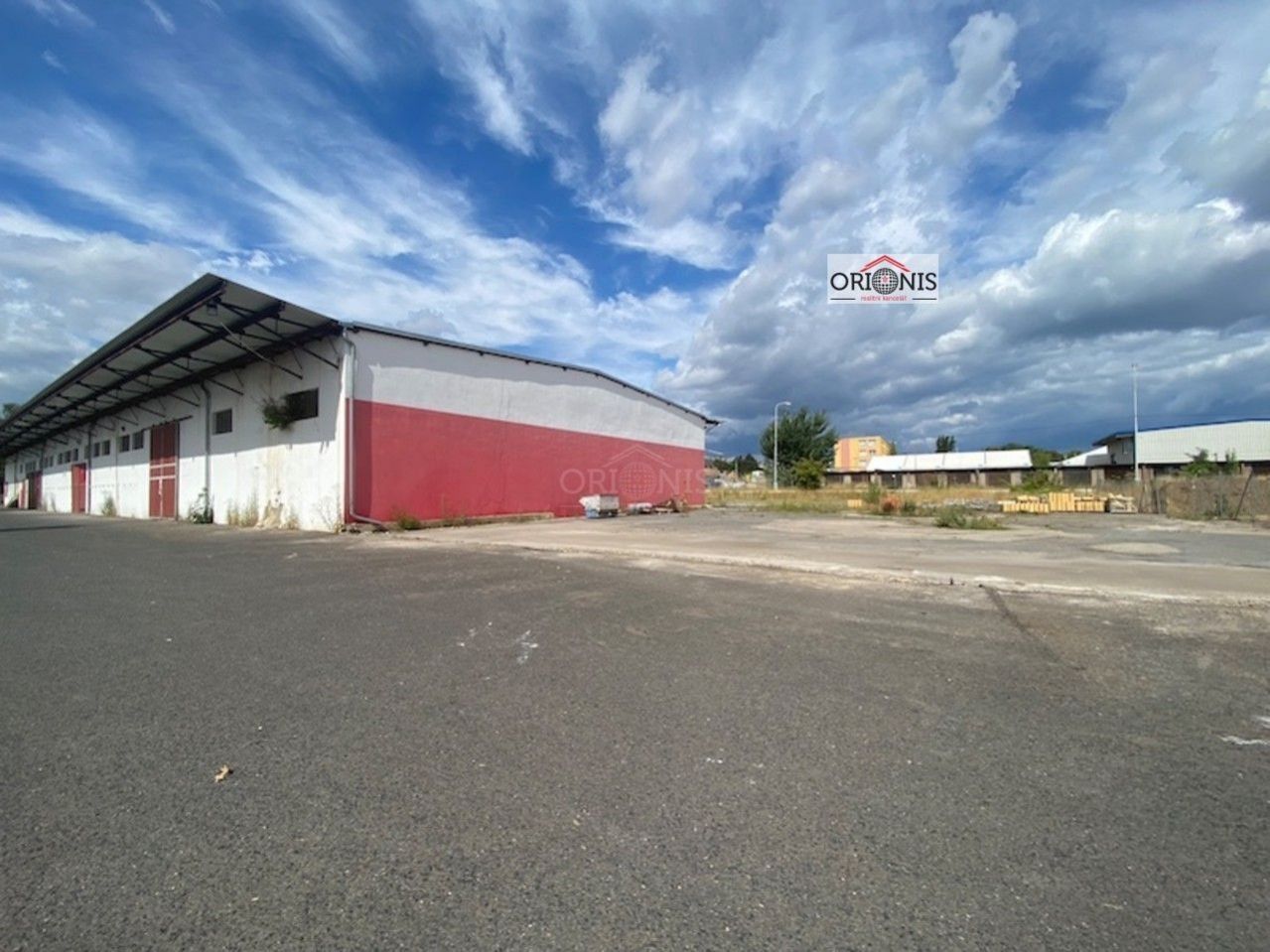 Pronájem komerčního prostoru 672 m² - foto 1