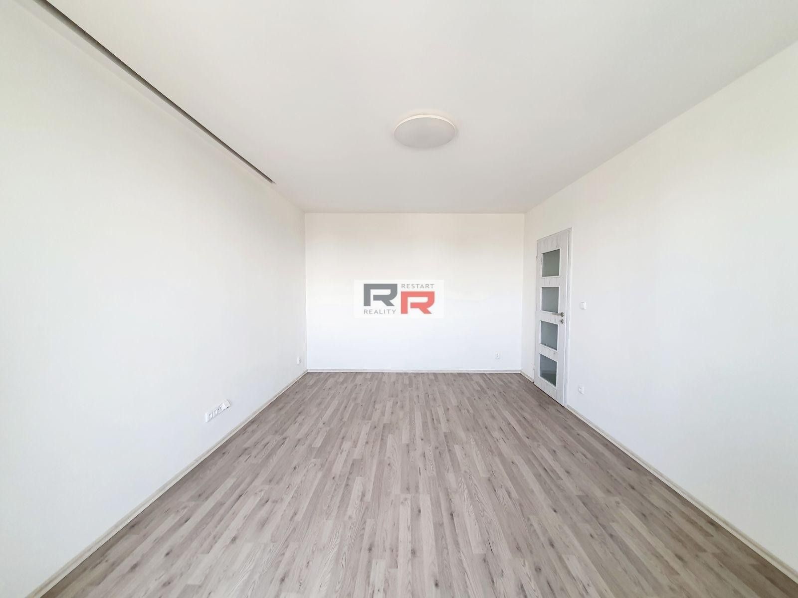 Pronájem bytu 2+1 53 m² - foto 3