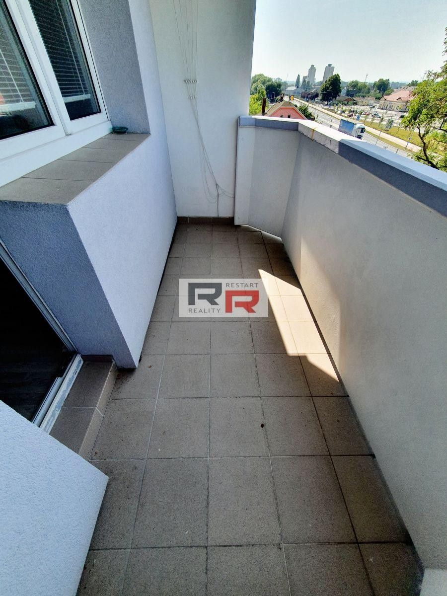 Pronájem bytu 2+1 53 m² - foto 5