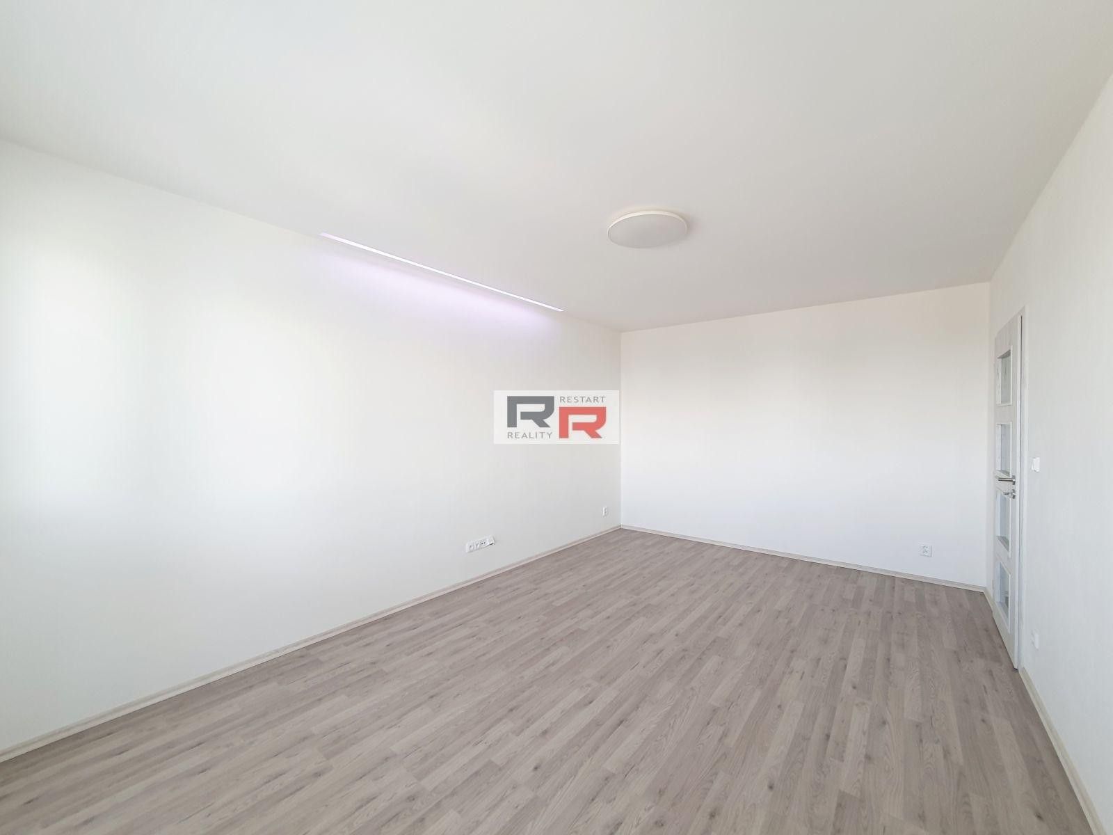 Pronájem bytu 2+1 53 m² - foto 6