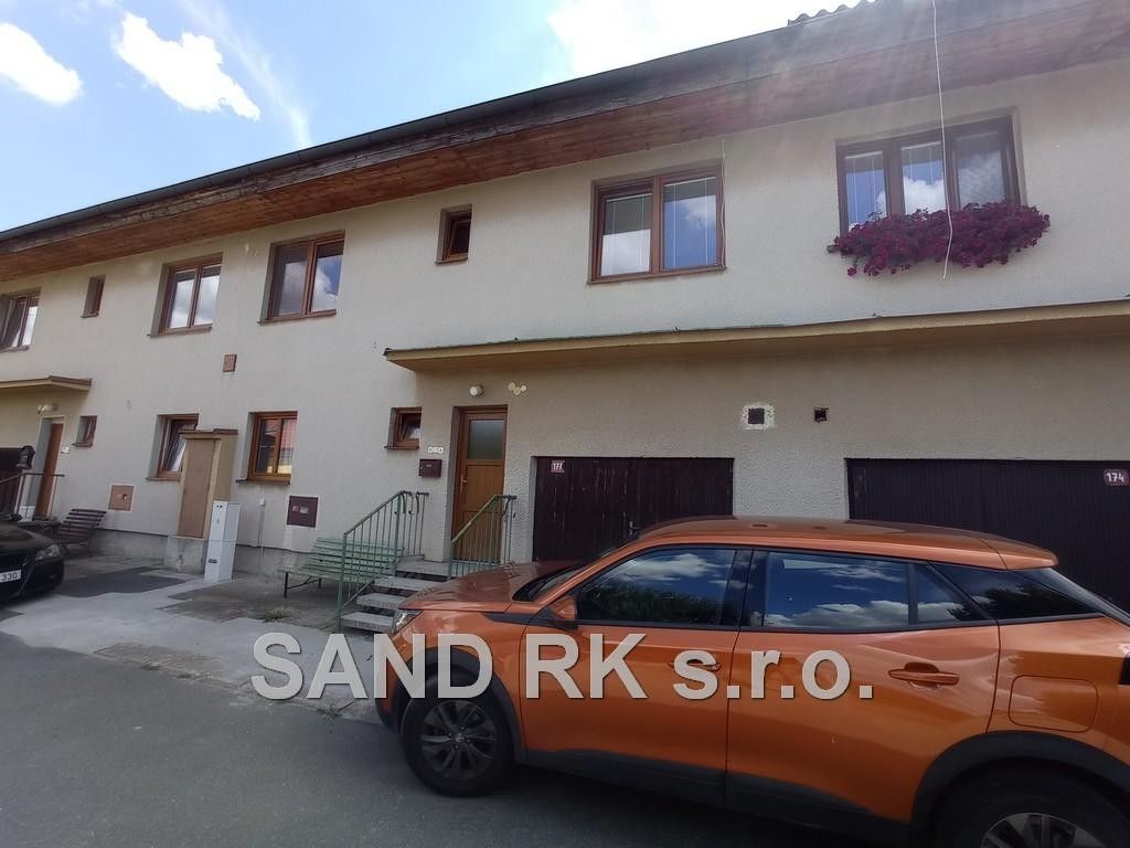 Pronájem bytu 153 m² - foto 1