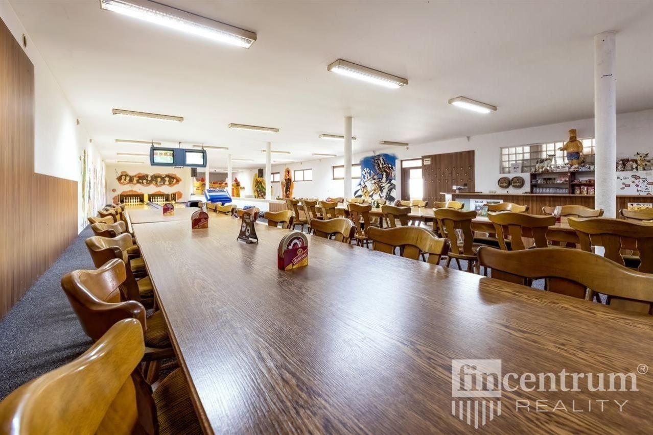 Prodej nemovitosti 1698 m² - foto 4