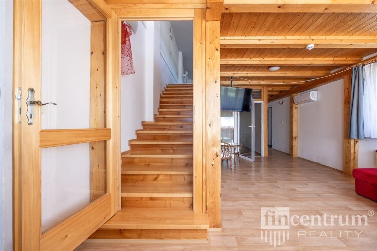 Prodej nemovitosti 1698 m² - foto 7