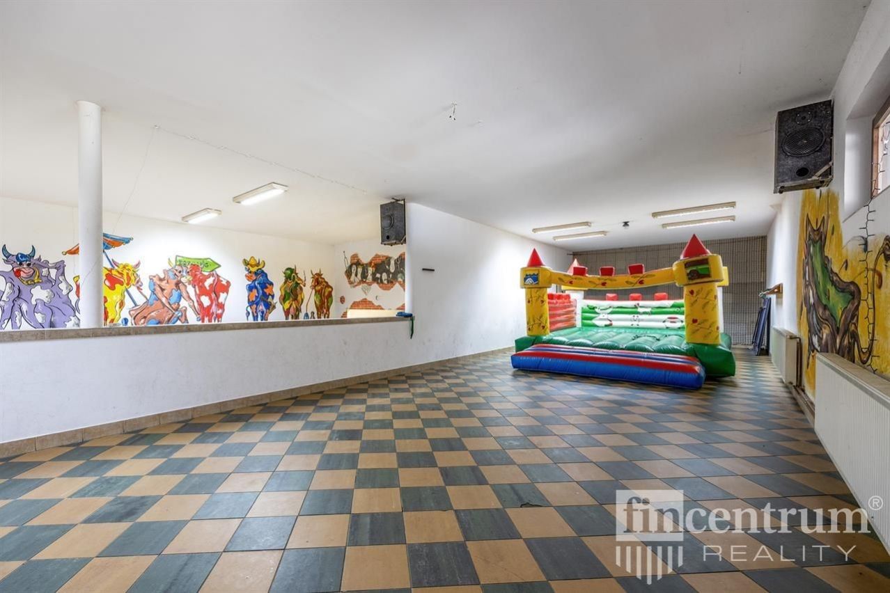 Prodej nemovitosti 1698 m² - foto 20