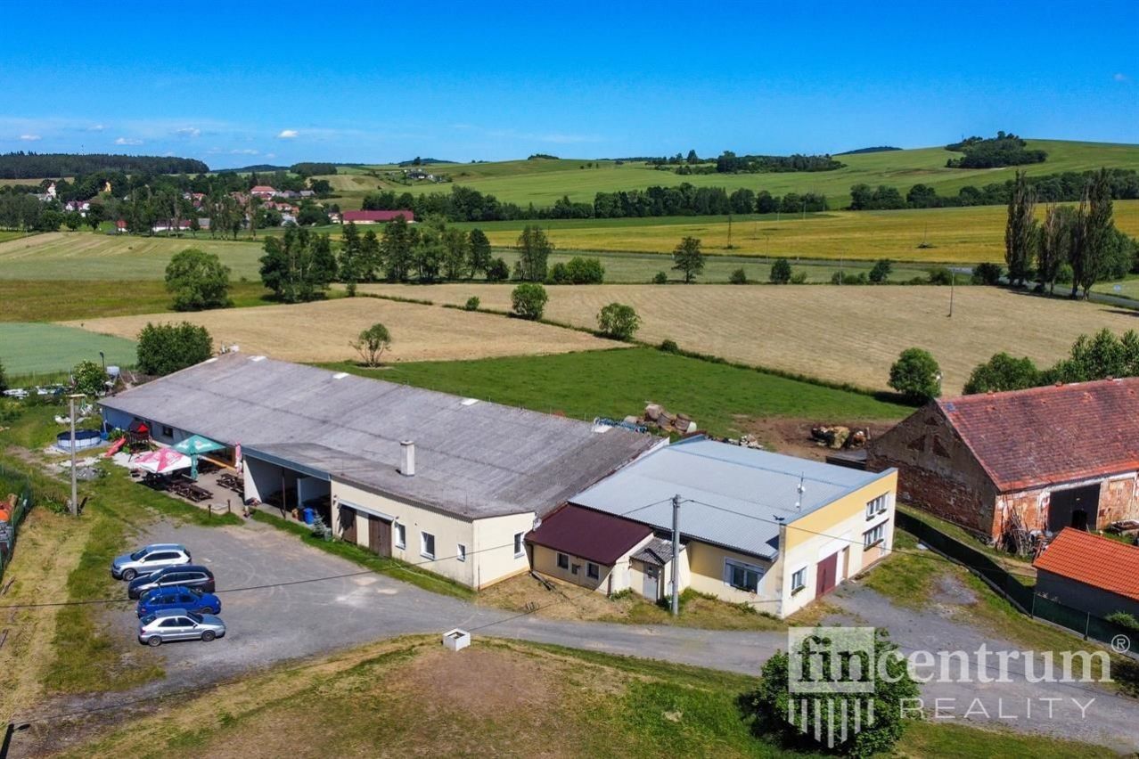 Prodej nemovitosti 1698 m² - foto 24