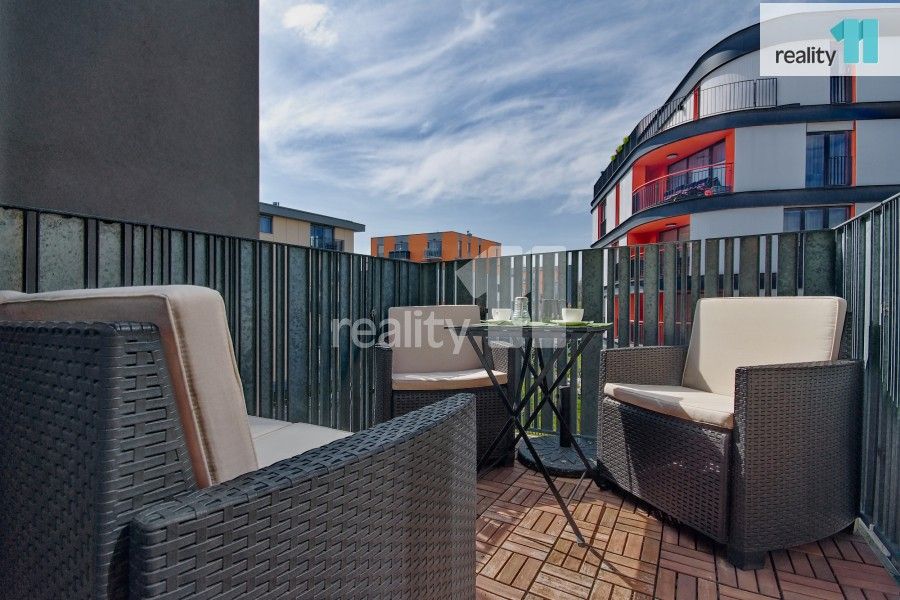 Pronájem bytu 3+kk 86 m² - foto 16