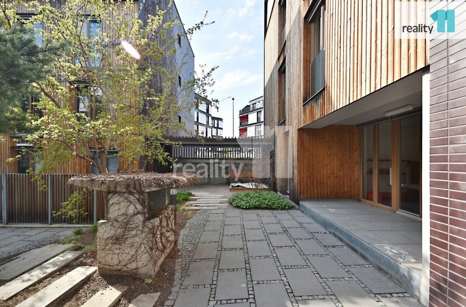 Pronájem bytu 3+kk 86 m² - foto 20