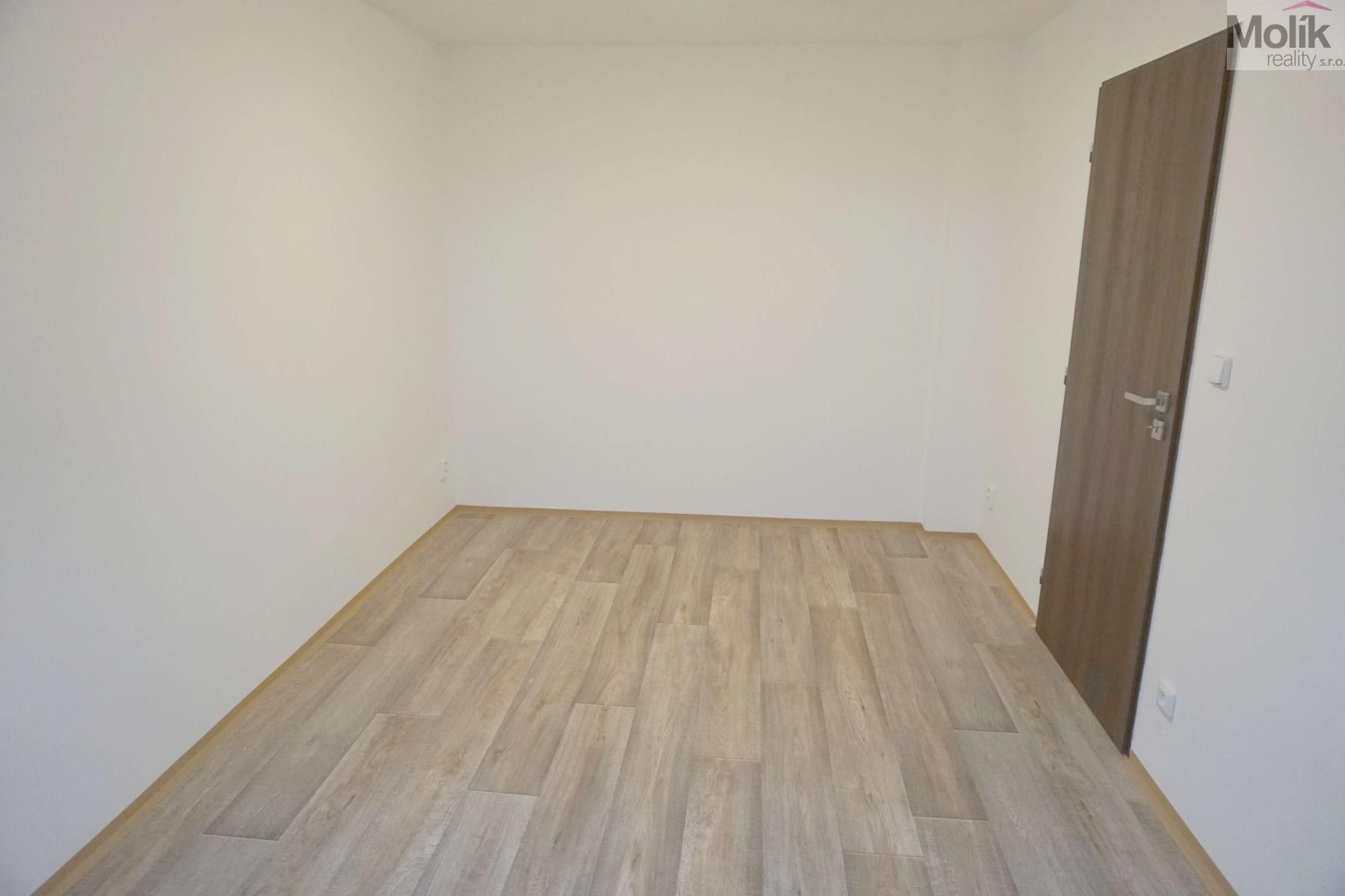 Pronájem bytu 3+kk 64 m² - foto 9