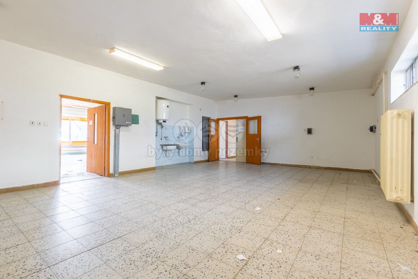 Prodej komerčního prostoru 263 m² - foto 2