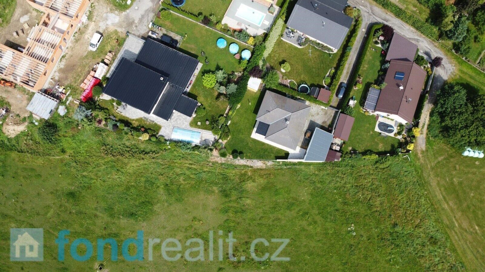 Prodej nemovitosti 816 m² - foto 1