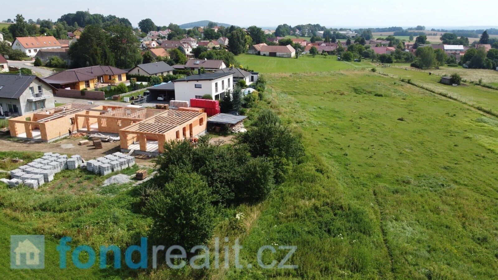 Prodej nemovitosti 816 m² - foto 4