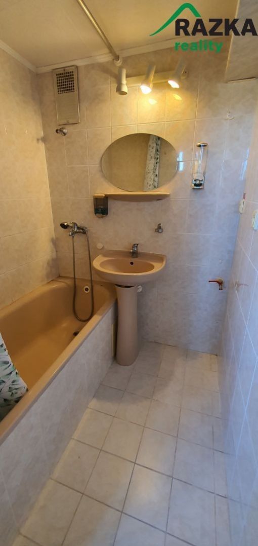 Pronájem bytu 2+1 61 m² - foto 4