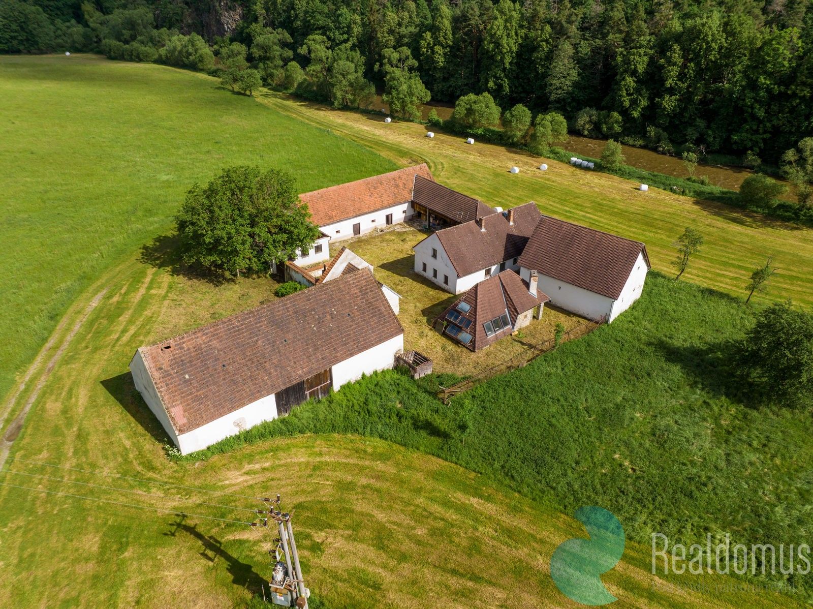 Prodej domu 1300 m² - foto 2