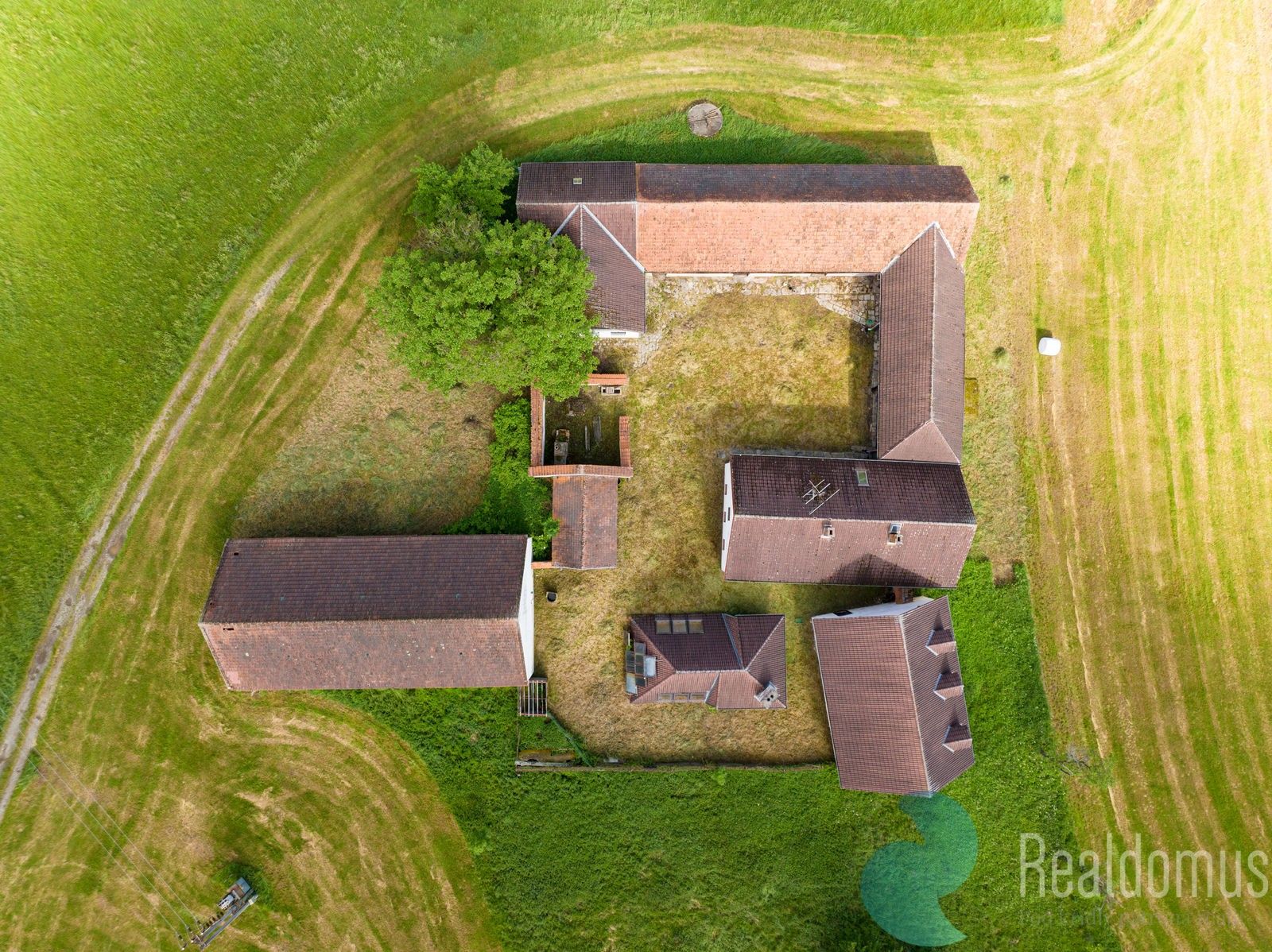 Prodej domu 1300 m² - foto 4