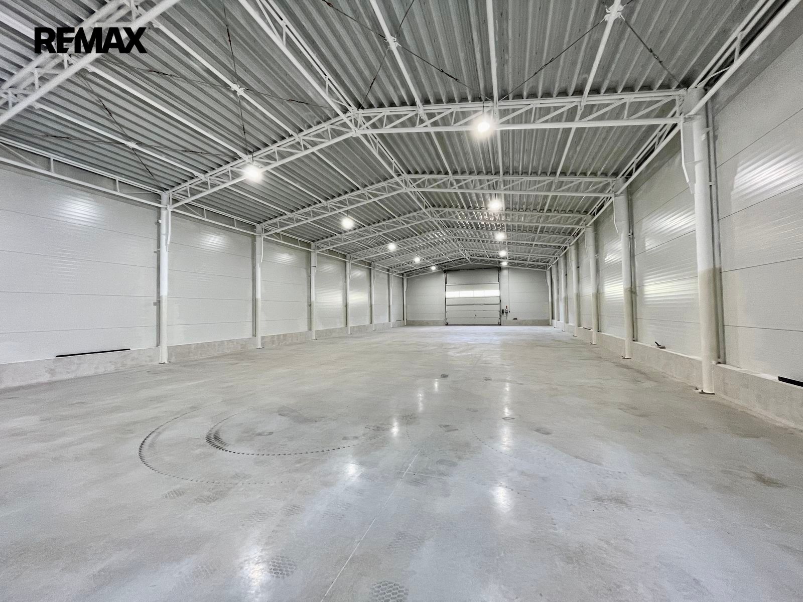 Pronájem komerčního prostoru 1500 m² - foto 3