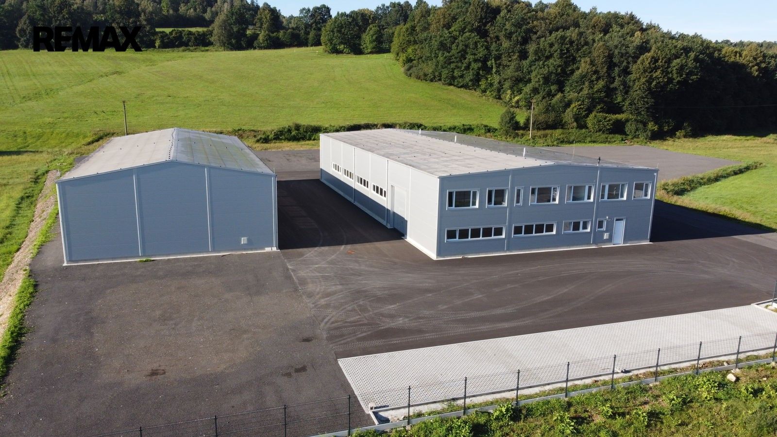Pronájem komerčního prostoru 1500 m² - foto 2