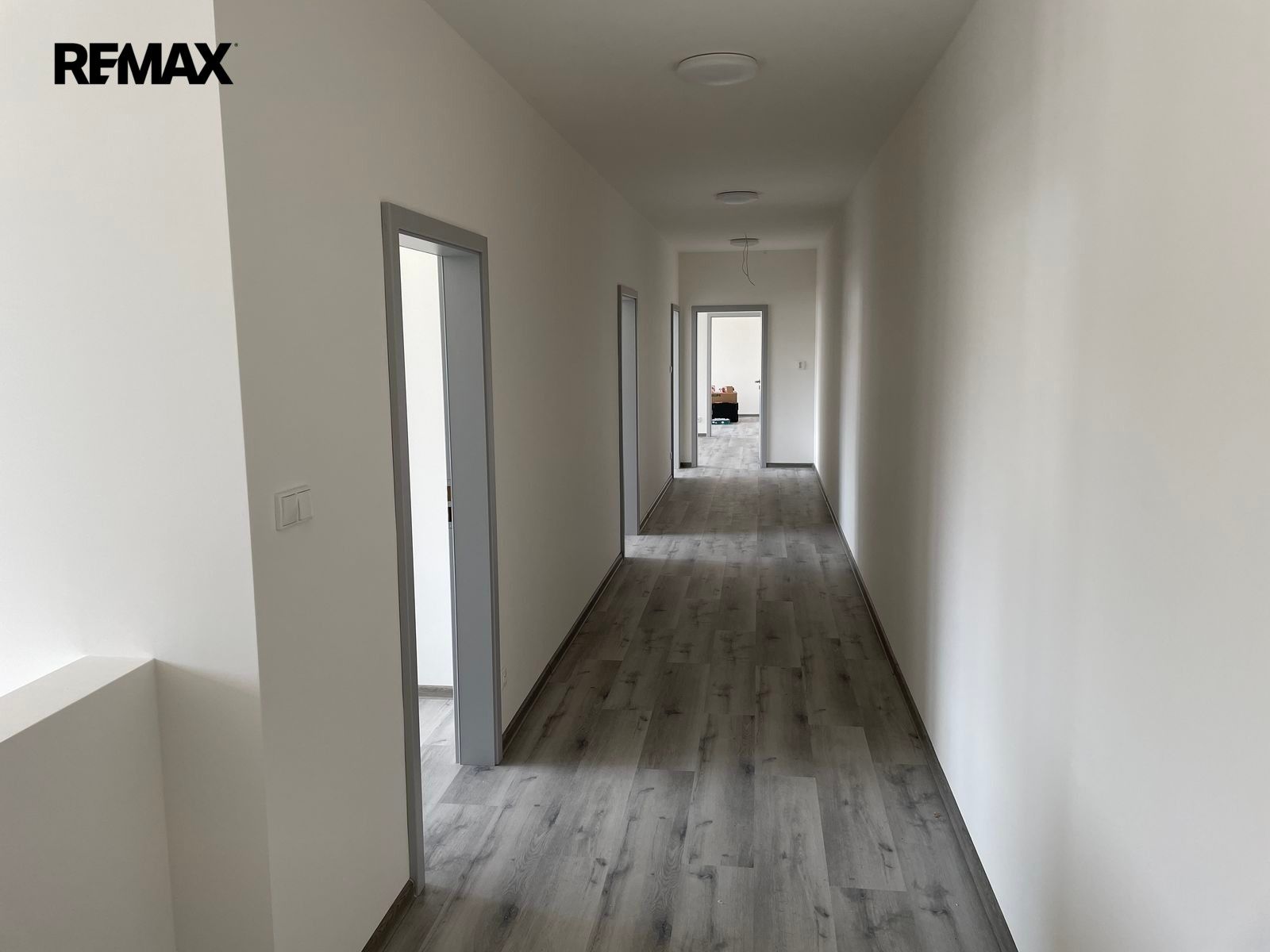 Pronájem komerčního prostoru 1500 m² - foto 6