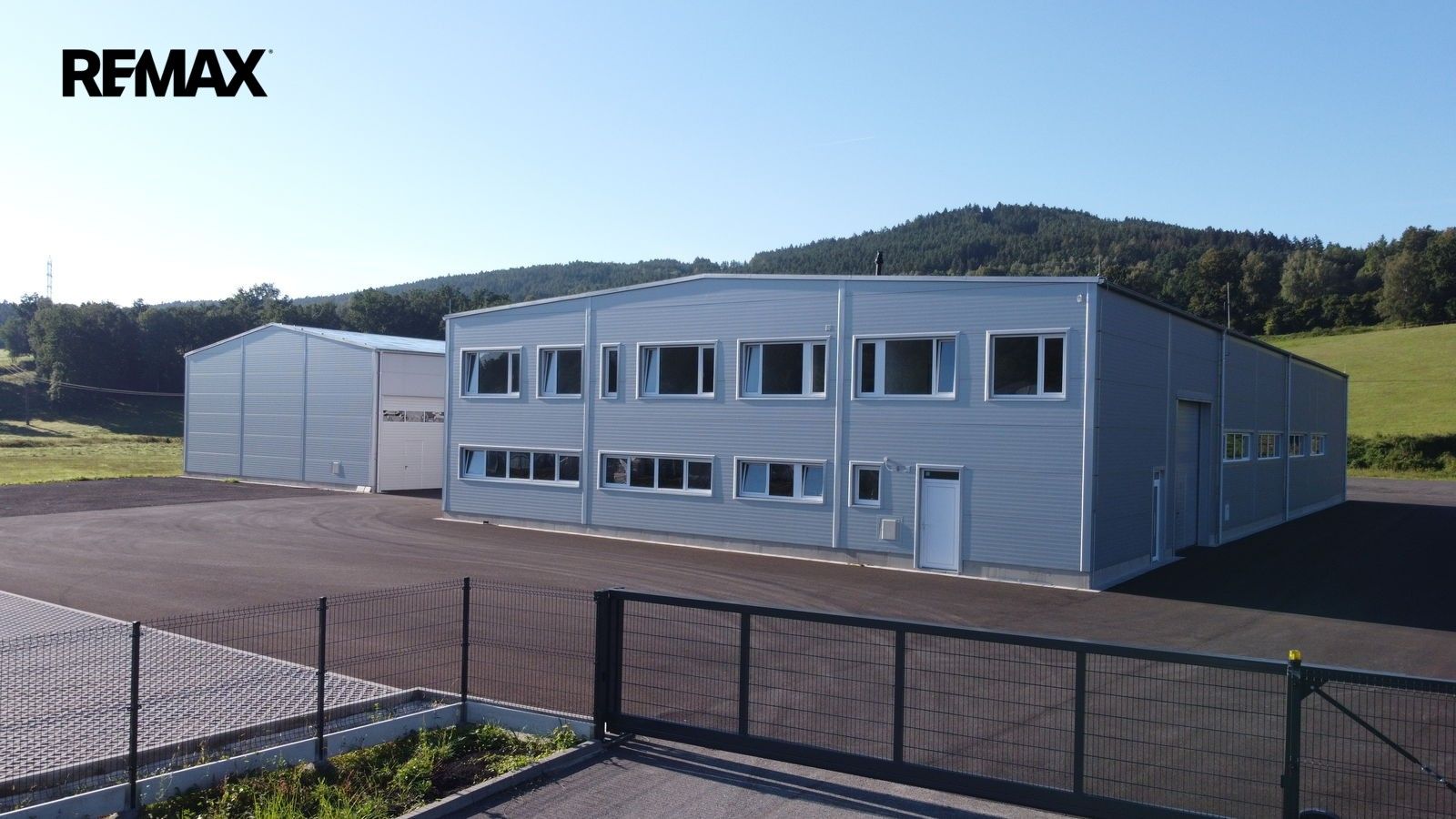 Pronájem komerčního prostoru 1500 m² - foto 9