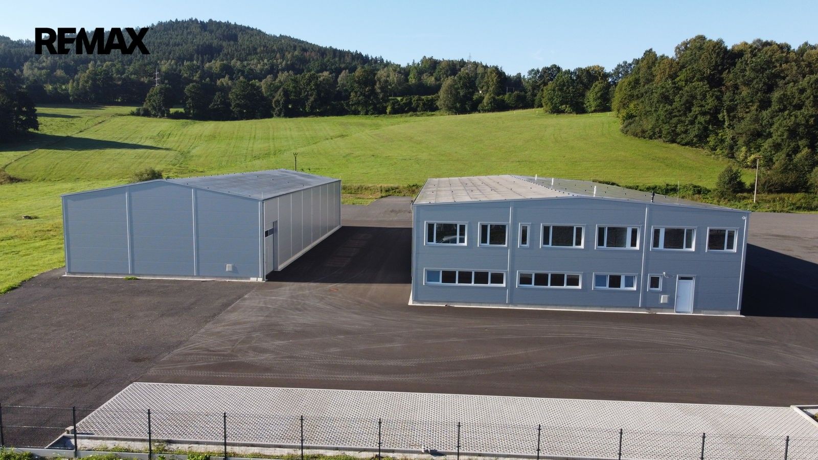 Pronájem komerčního prostoru 1500 m² - foto 12
