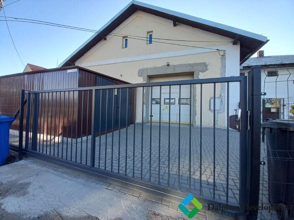 Pronájem komerčního prostoru 230 m² - foto 1