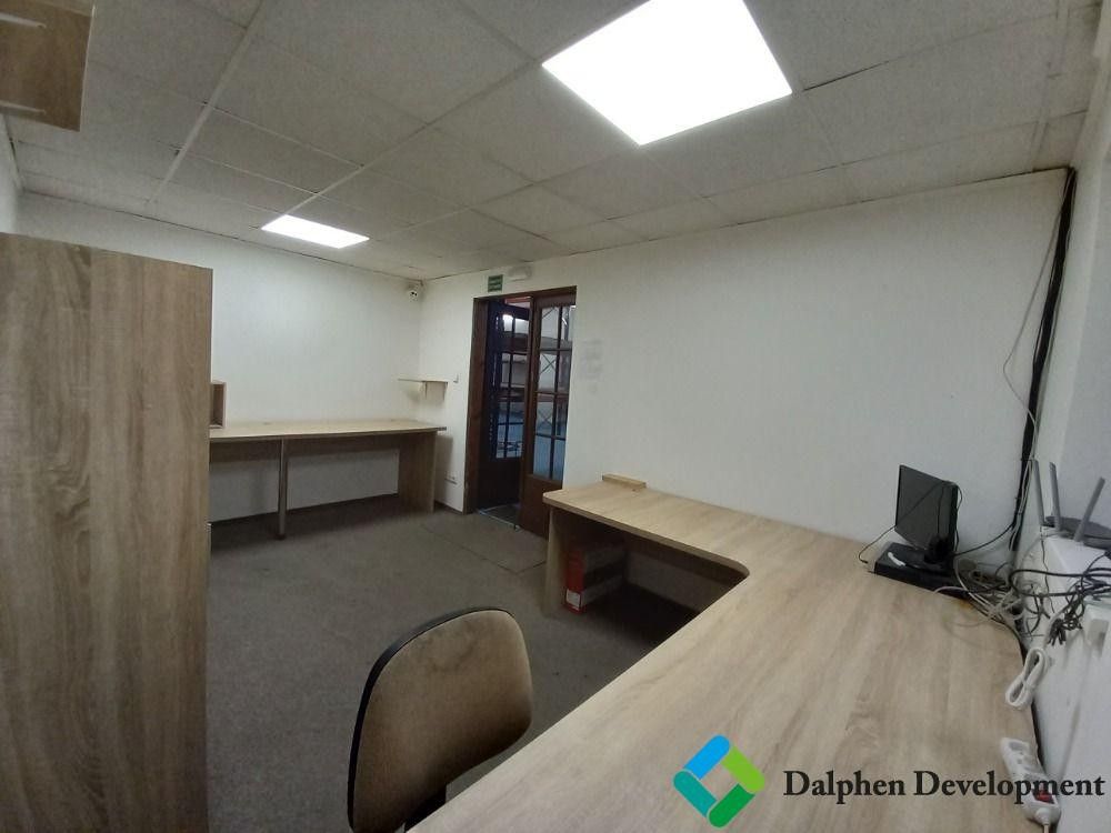 Pronájem komerčního prostoru 230 m² - foto 4
