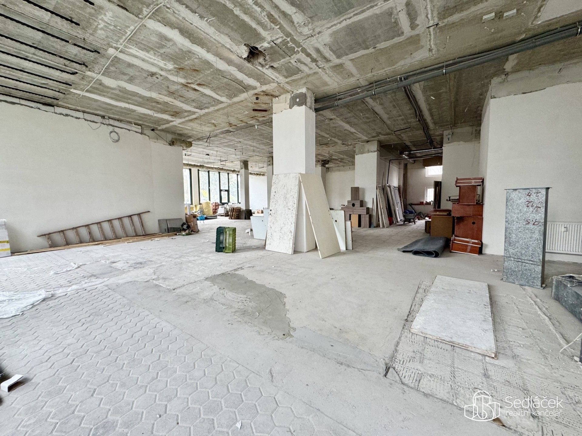 Pronájem komerčního prostoru 350 m² - foto 7