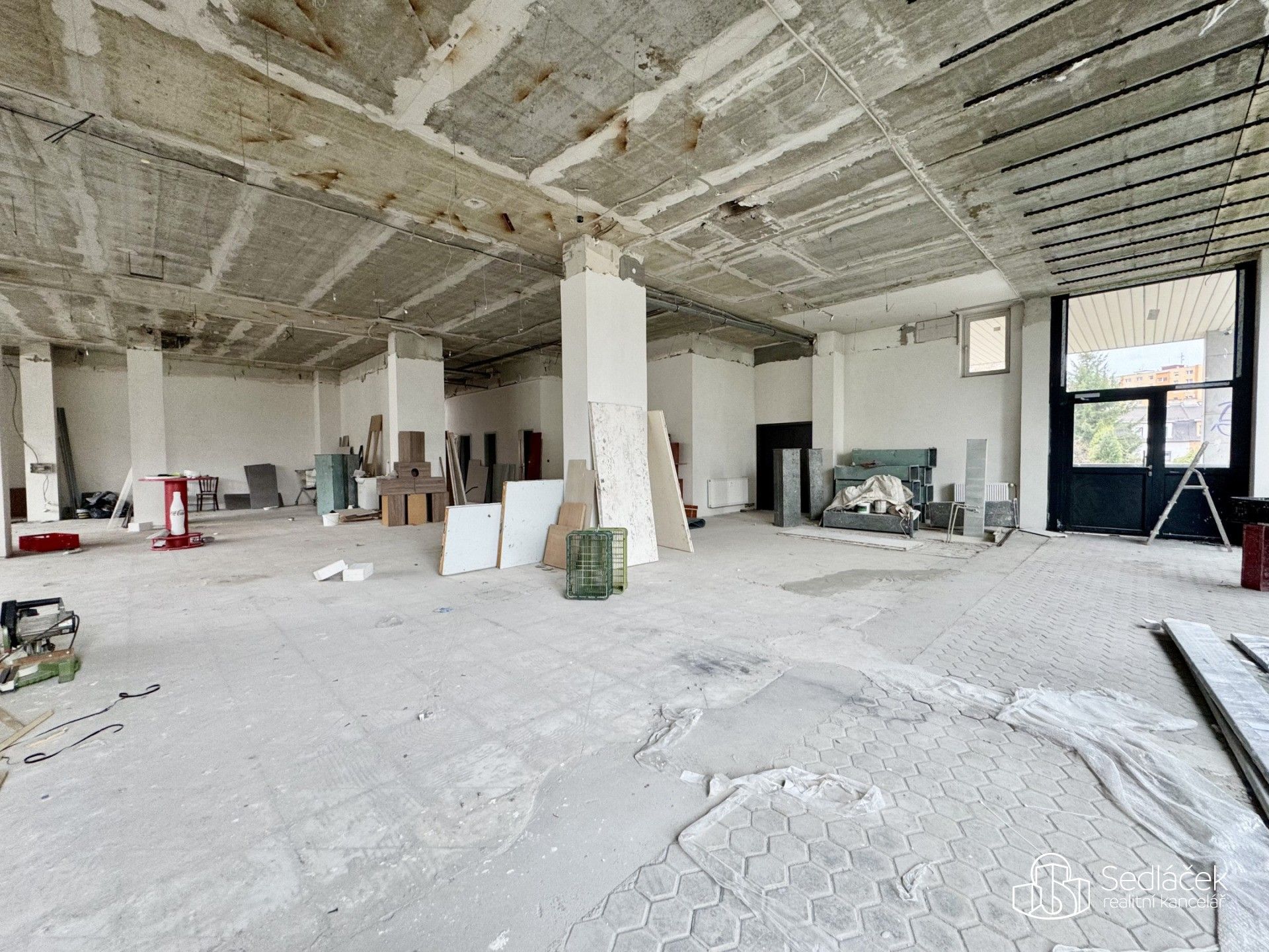 Pronájem komerčního prostoru 350 m² - foto 8