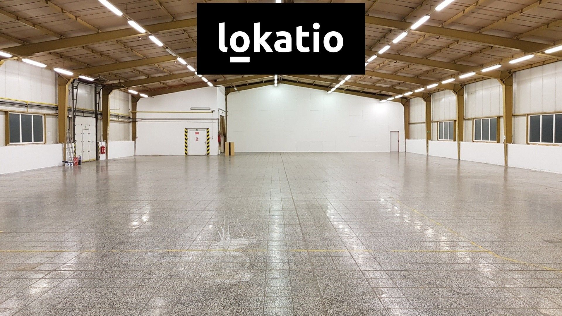 Pronájem komerčního prostoru 1237 m² - foto 1