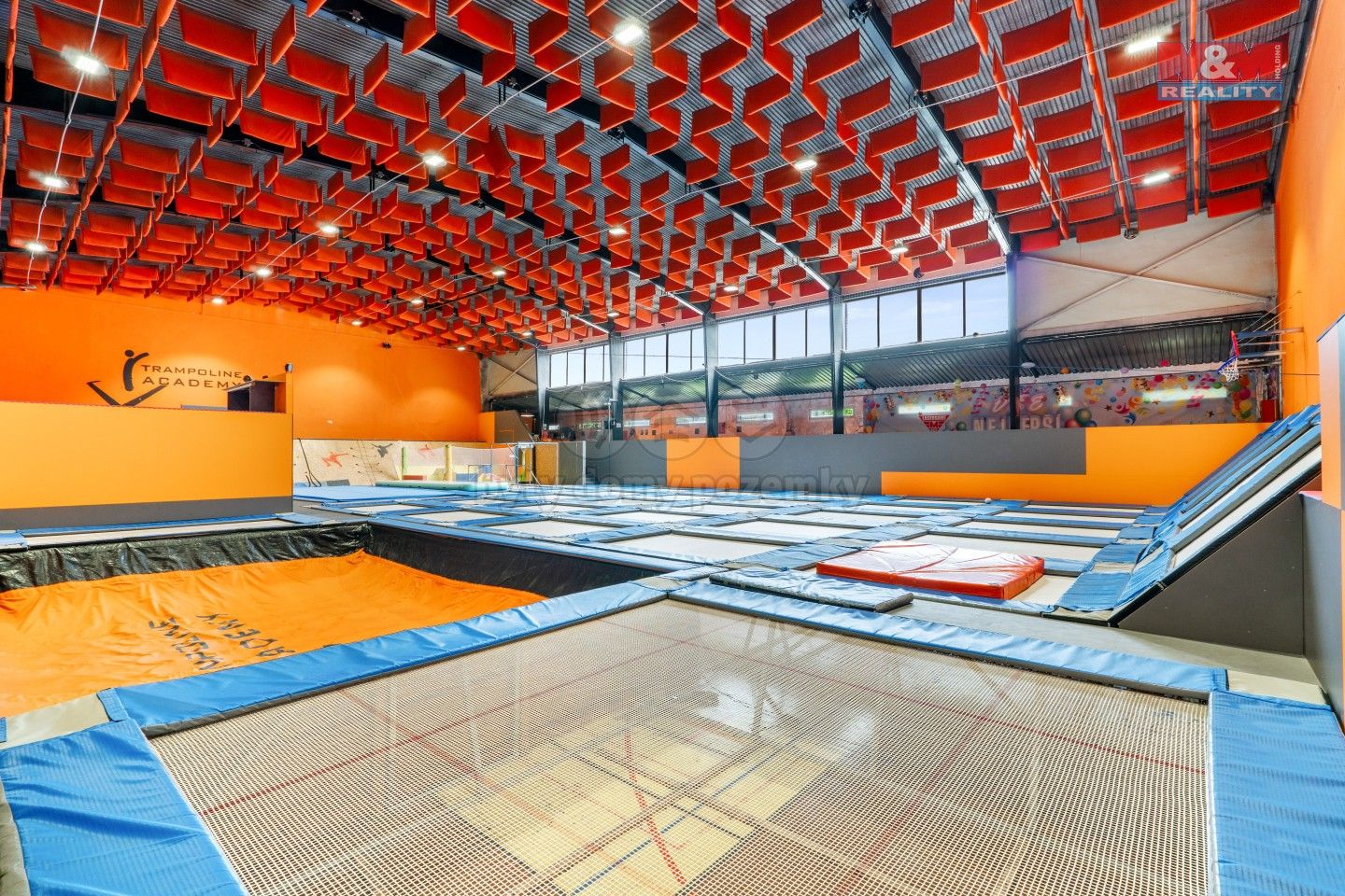 Prodej komerčního prostoru 3086 m² - foto 1