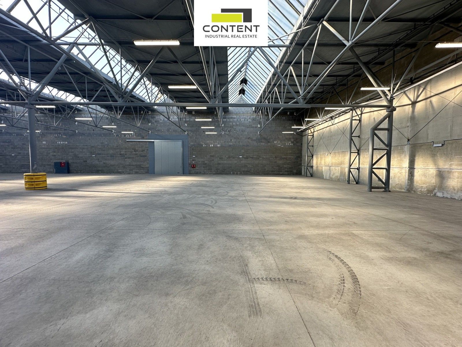 Pronájem komerčního prostoru 2000 m² - foto 2