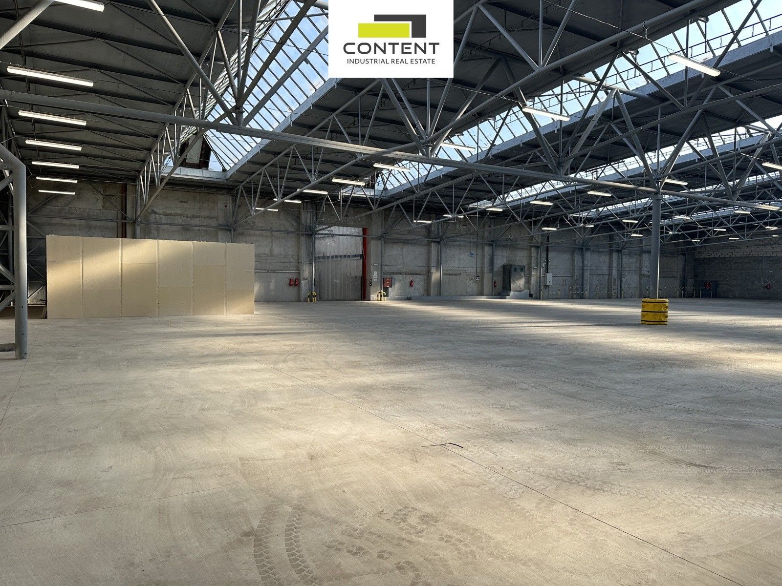 Pronájem komerčního prostoru 2000 m² - foto 8