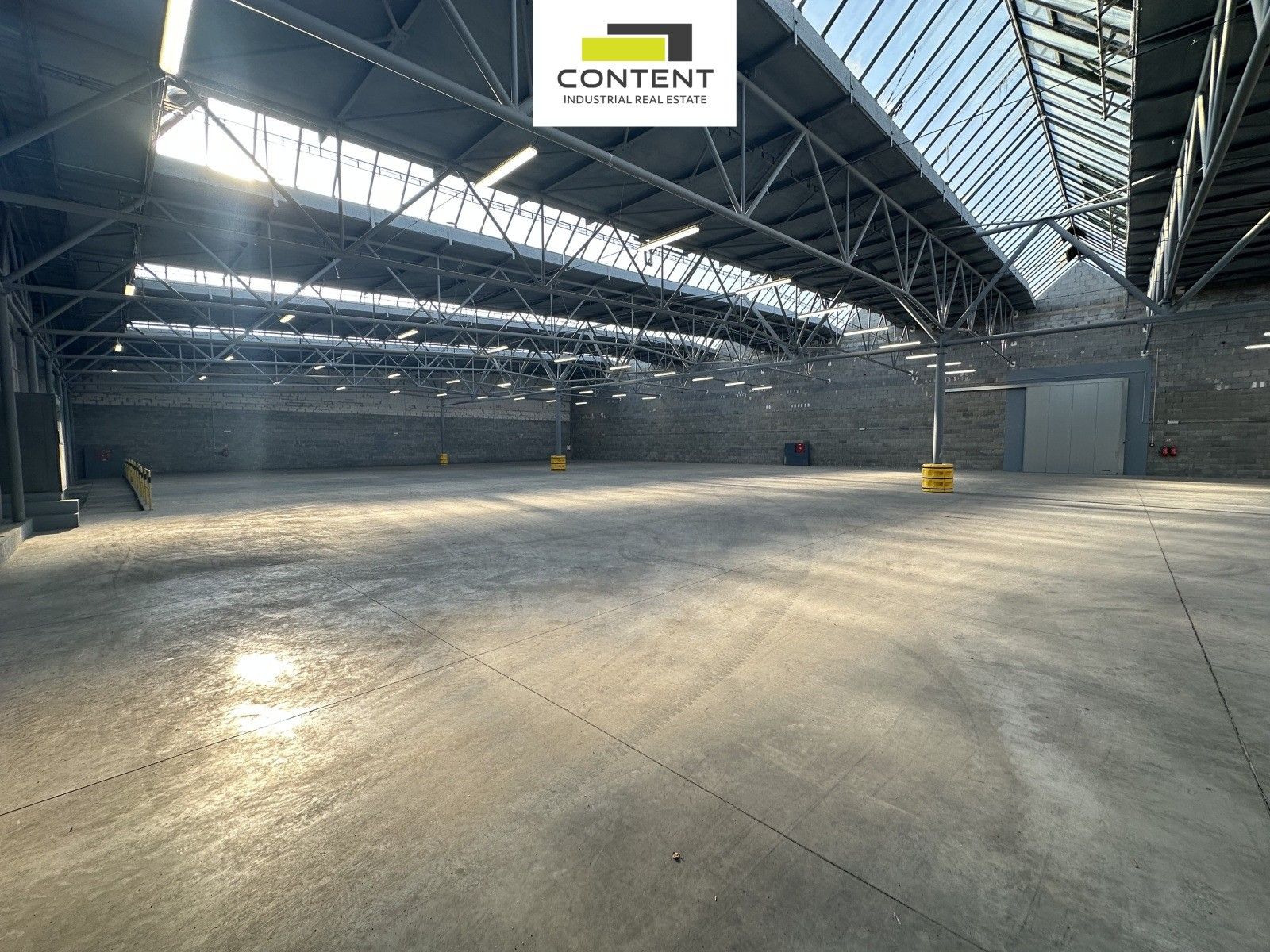 Pronájem komerčního prostoru 2000 m² - foto 7