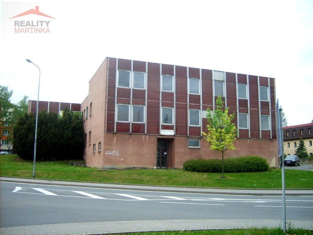 Pronájem komerčního prostoru 1300 m² - foto 8