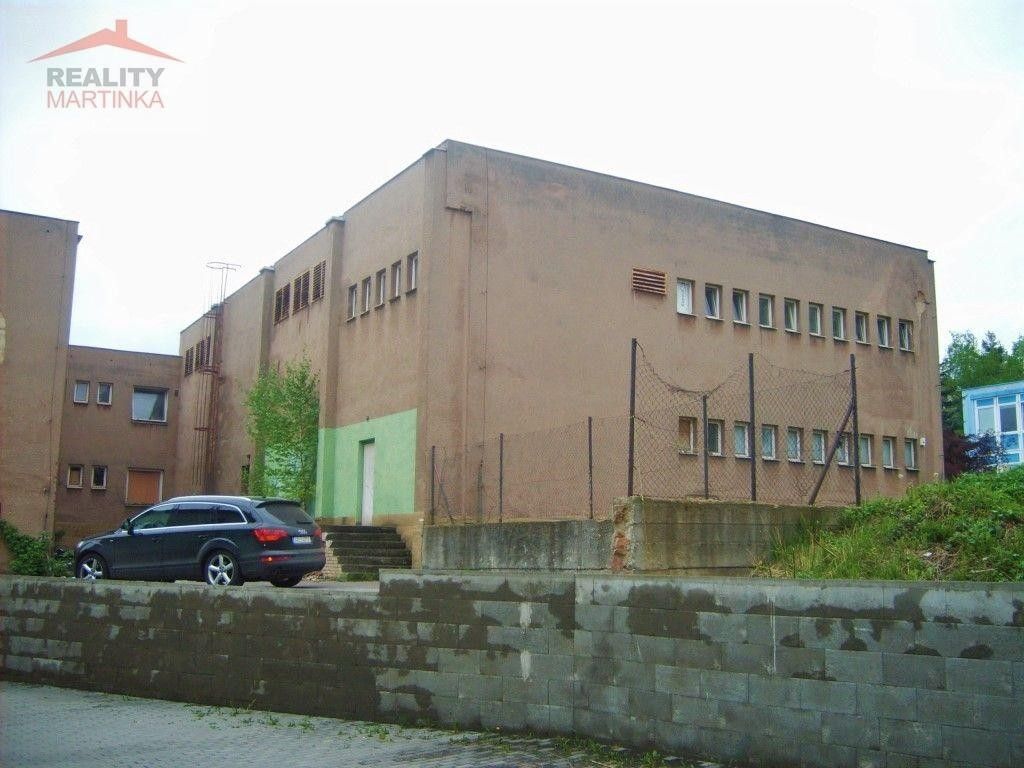 Pronájem komerčního prostoru 1300 m² - foto 9