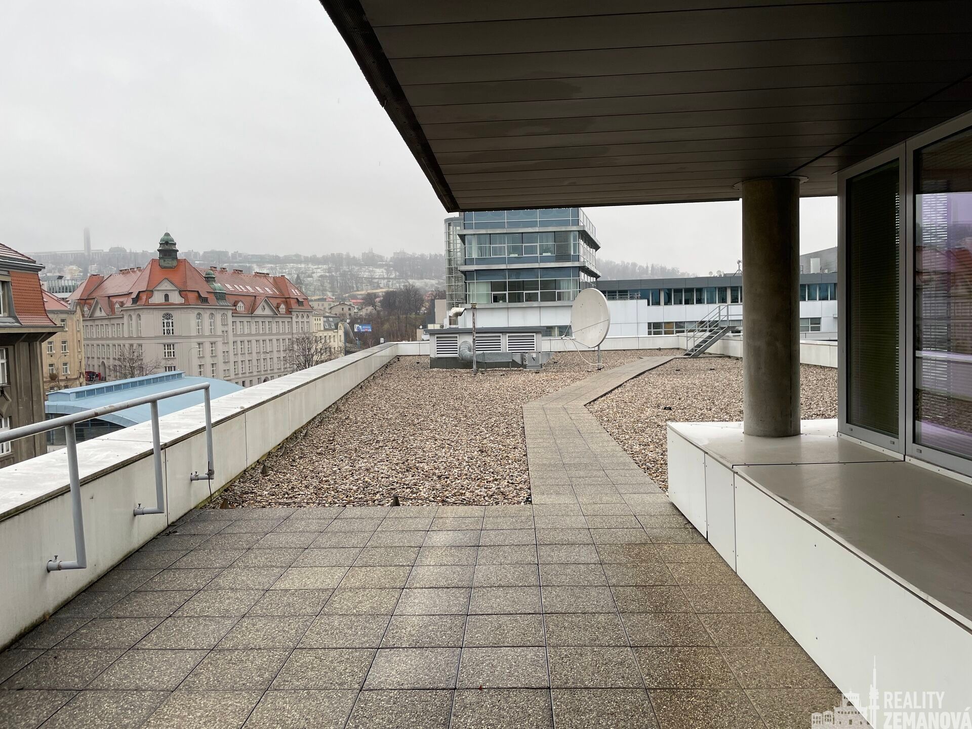 Pronájem komerčního prostoru 1006 m² - foto 7