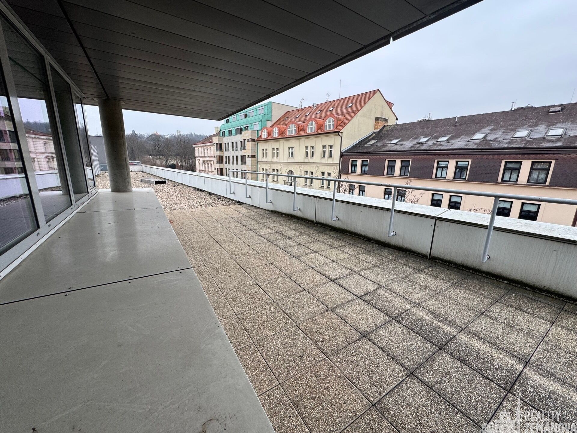 Pronájem komerčního prostoru 1006 m² - foto 3