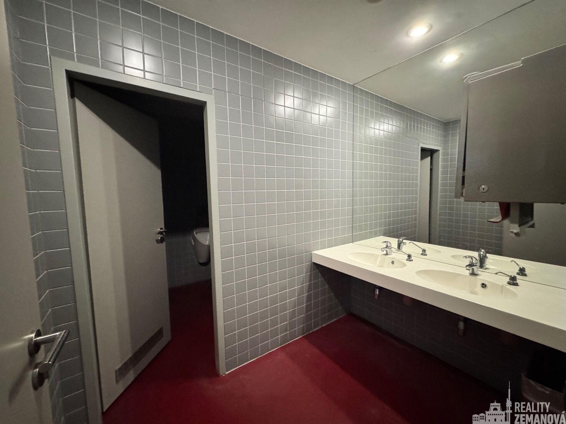 Pronájem komerčního prostoru 1006 m² - foto 12