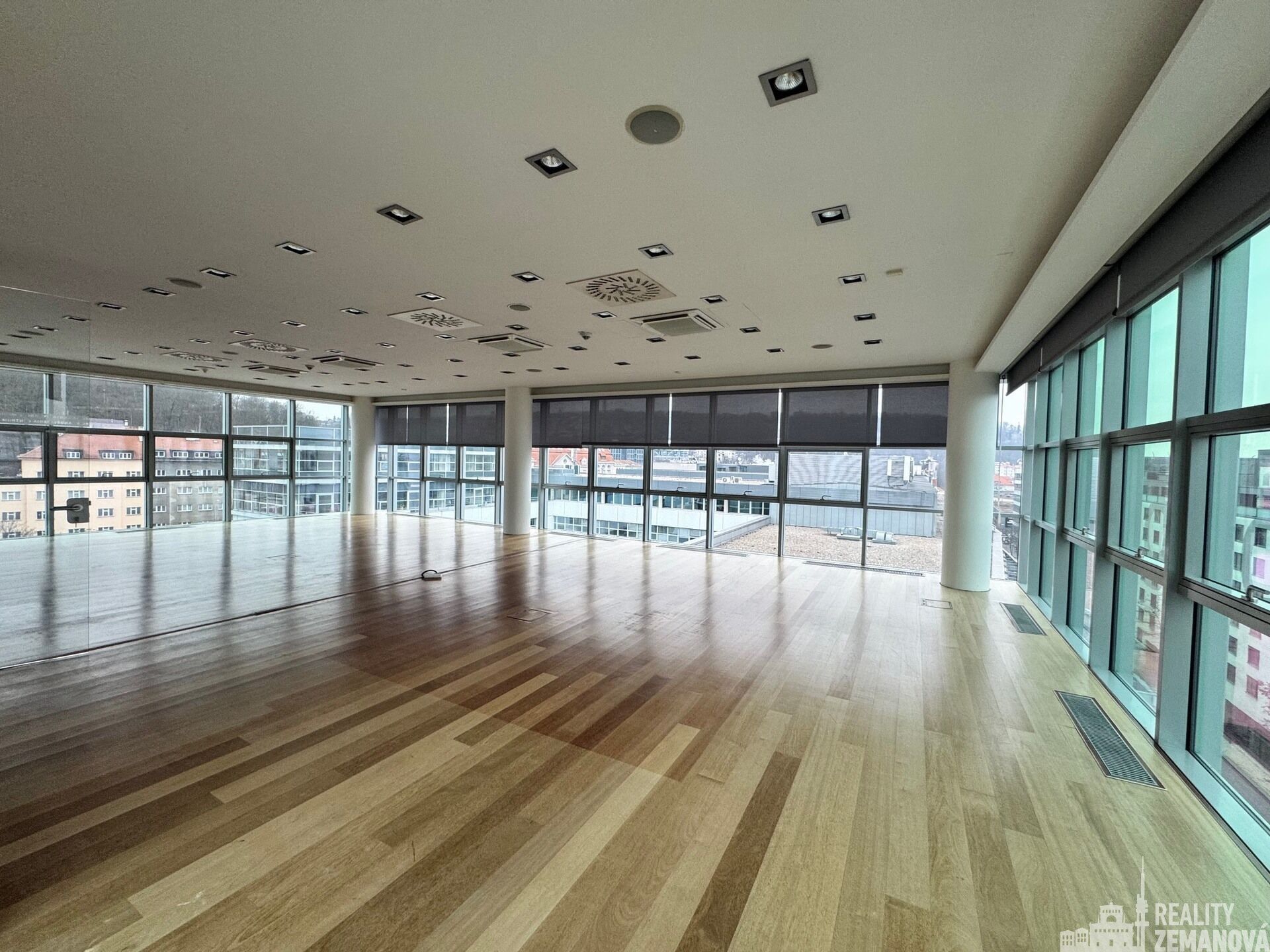 Pronájem komerčního prostoru 1006 m² - foto 20