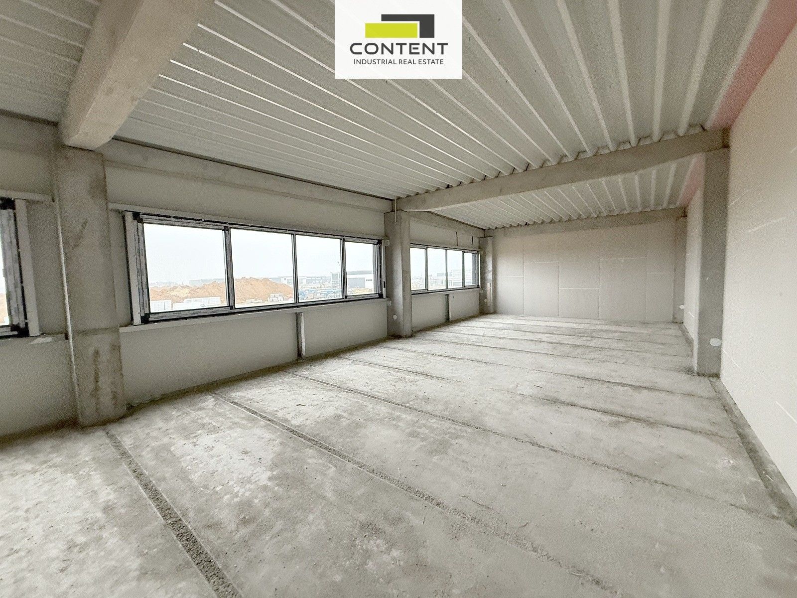 Pronájem komerčního prostoru 5920 m² - foto 8