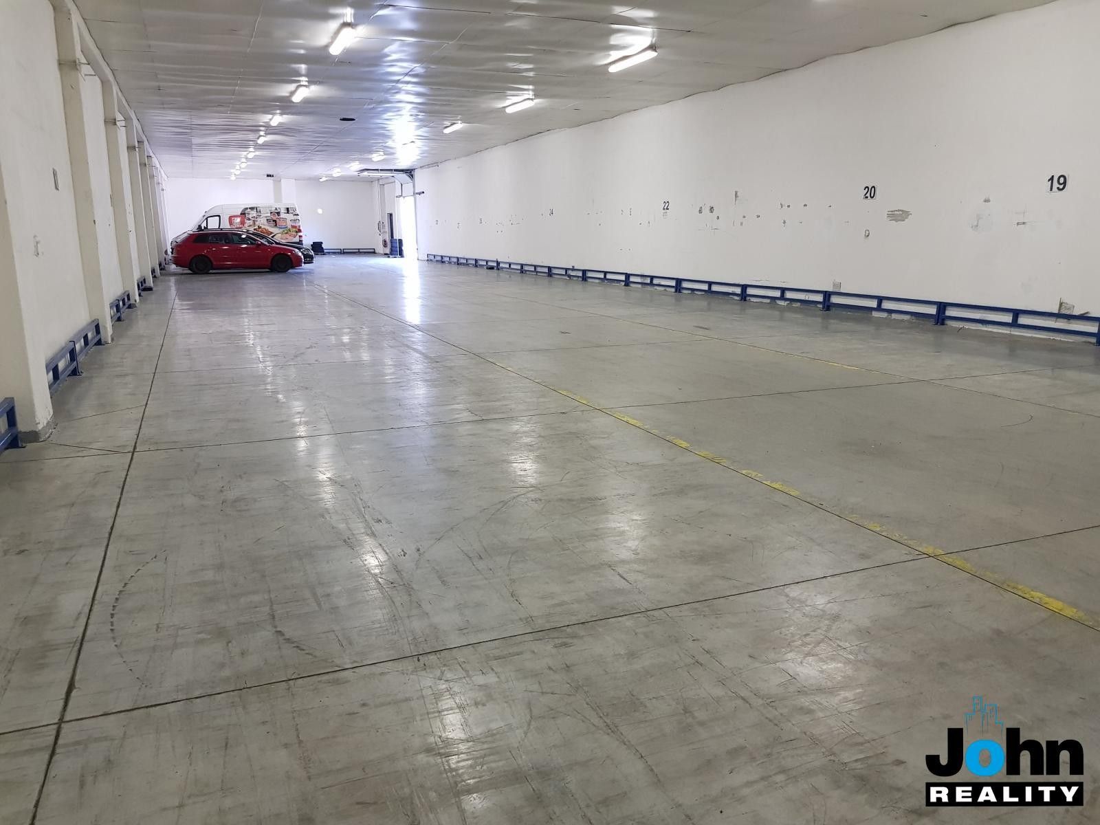 Pronájem komerčního prostoru 720 m² - foto 2