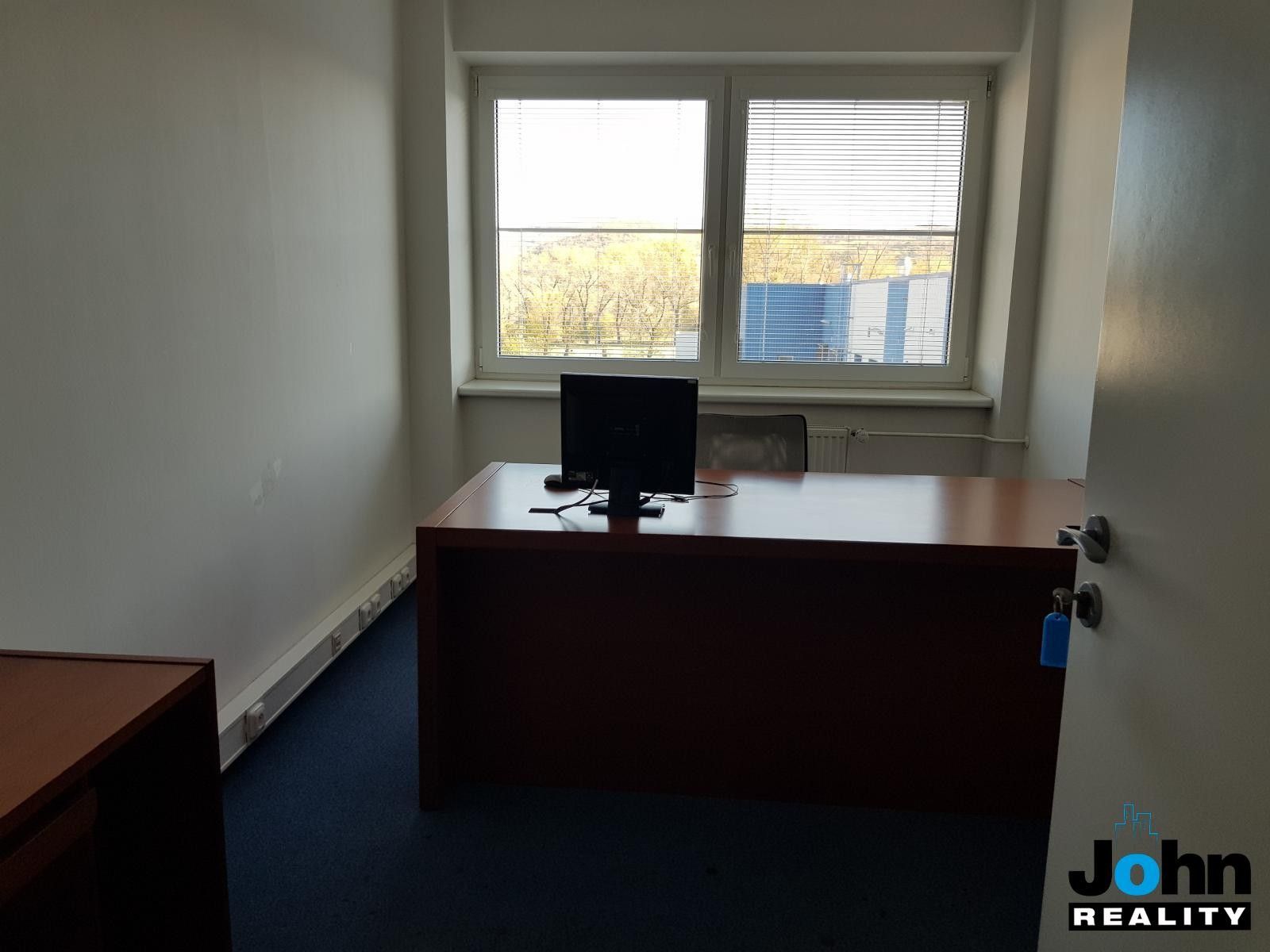 Pronájem komerčního prostoru 720 m² - foto 7