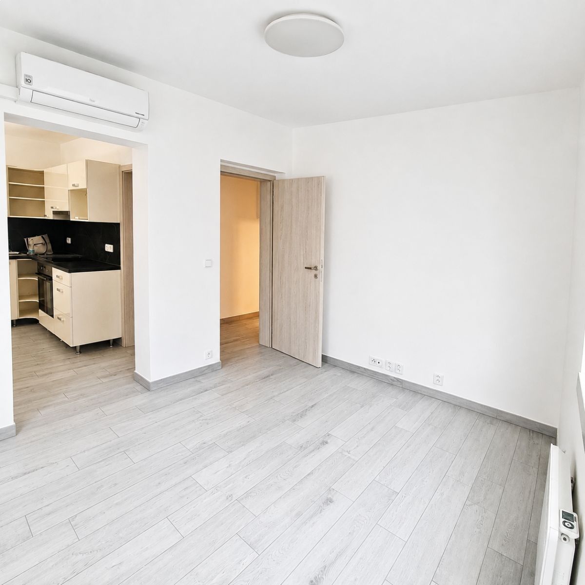 Pronájem bytu 2+1 46 m² - foto 3