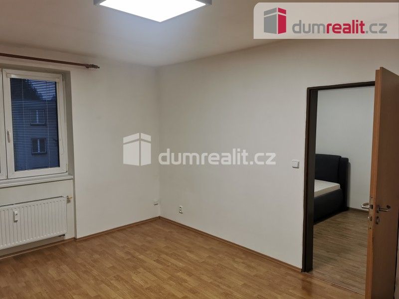 Pronájem bytu 2+1 62 m² - foto 4