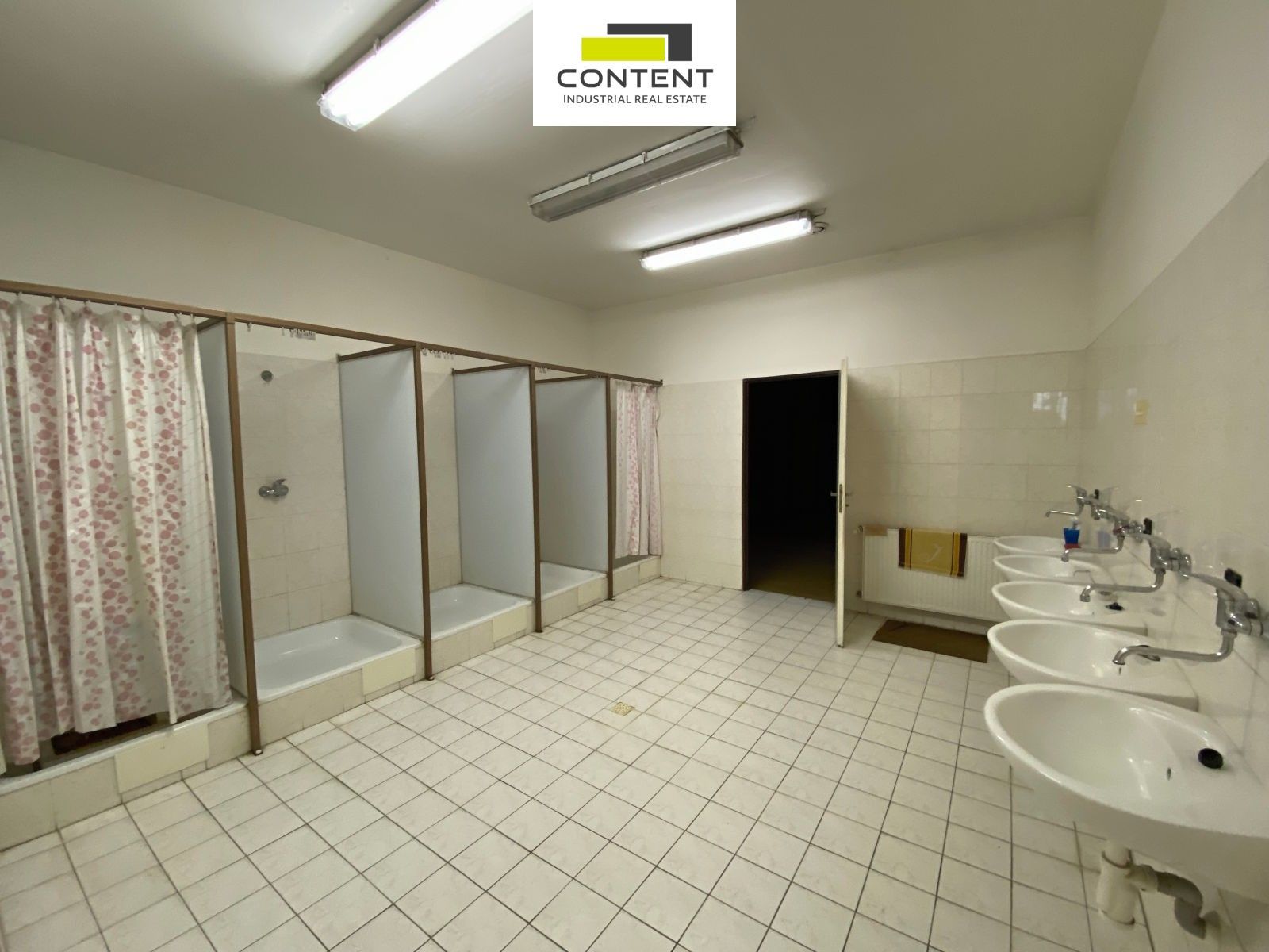 Pronájem komerčního prostoru 3372 m² - foto 12