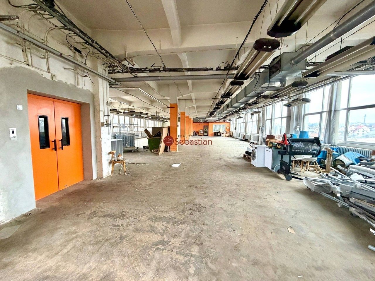 Pronájem komerčního prostoru 1000 m² - foto 2